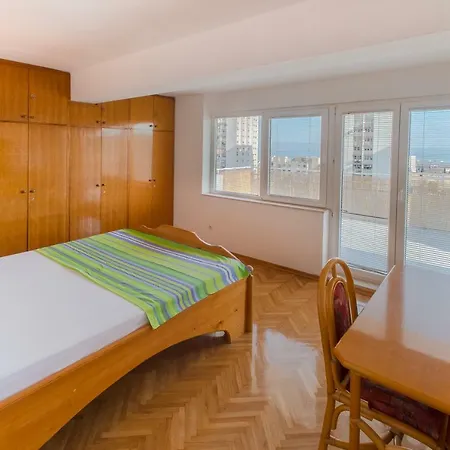 Penthouse Zia Apartment
