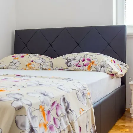 Apartment Penthouse Zia *